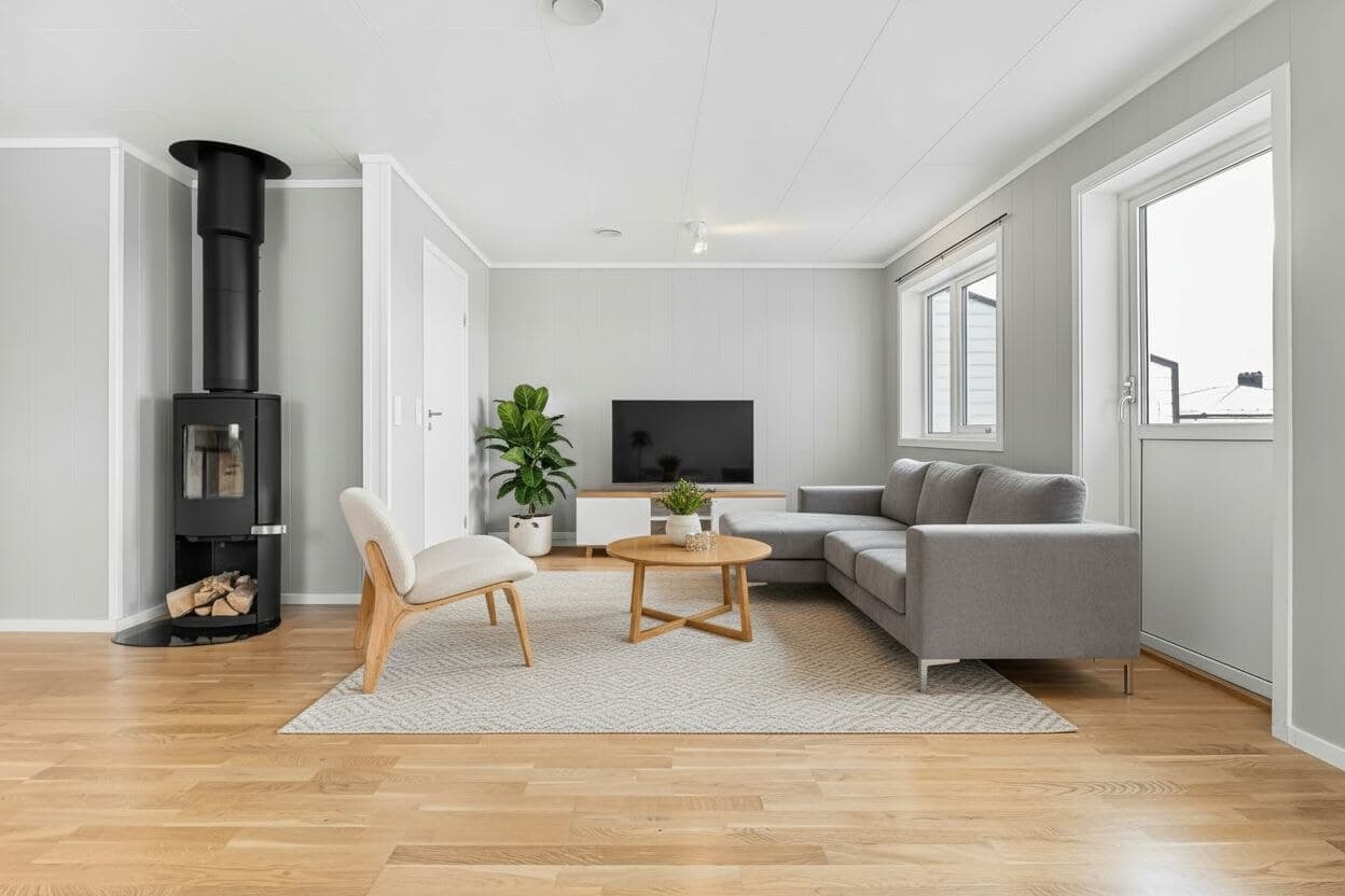Soggiorno Virtual Staging Example