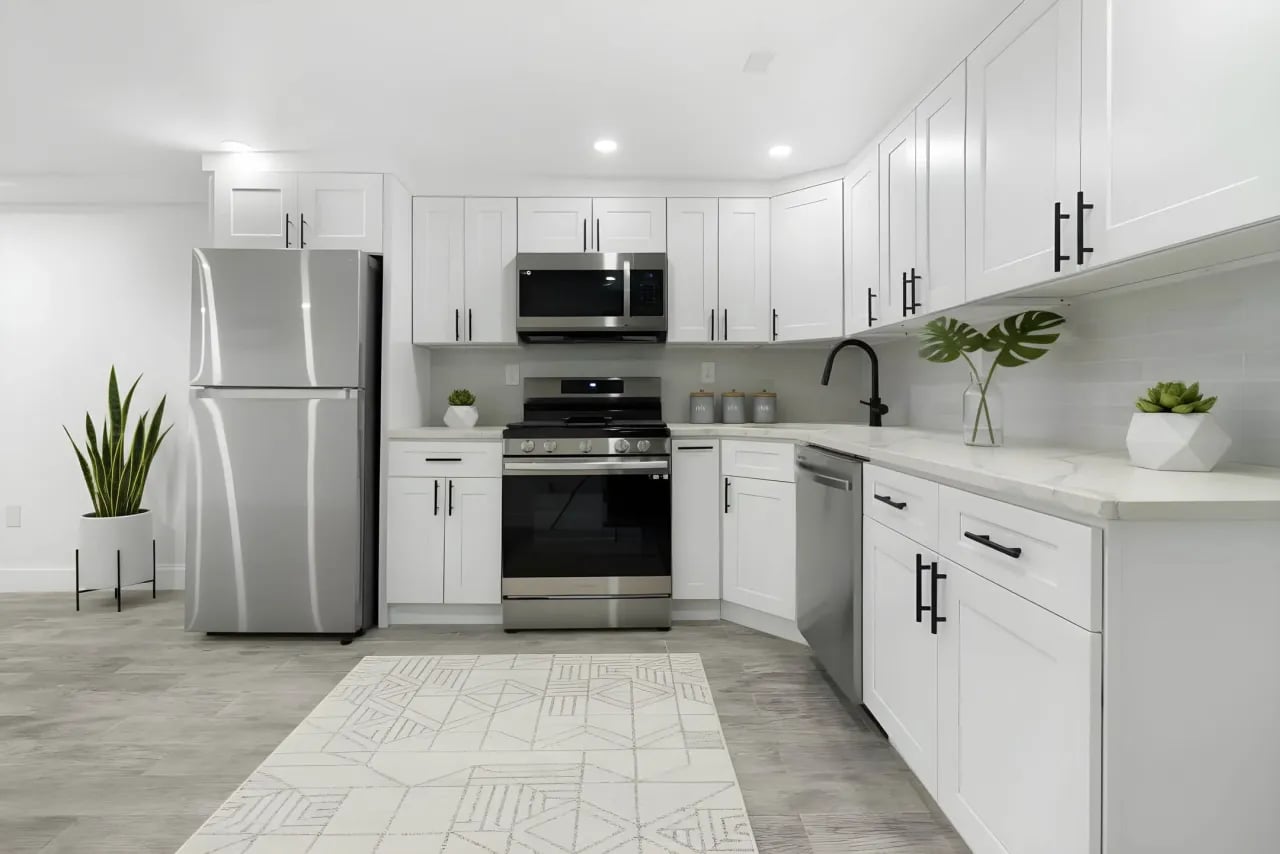Modern Kitchen Staging